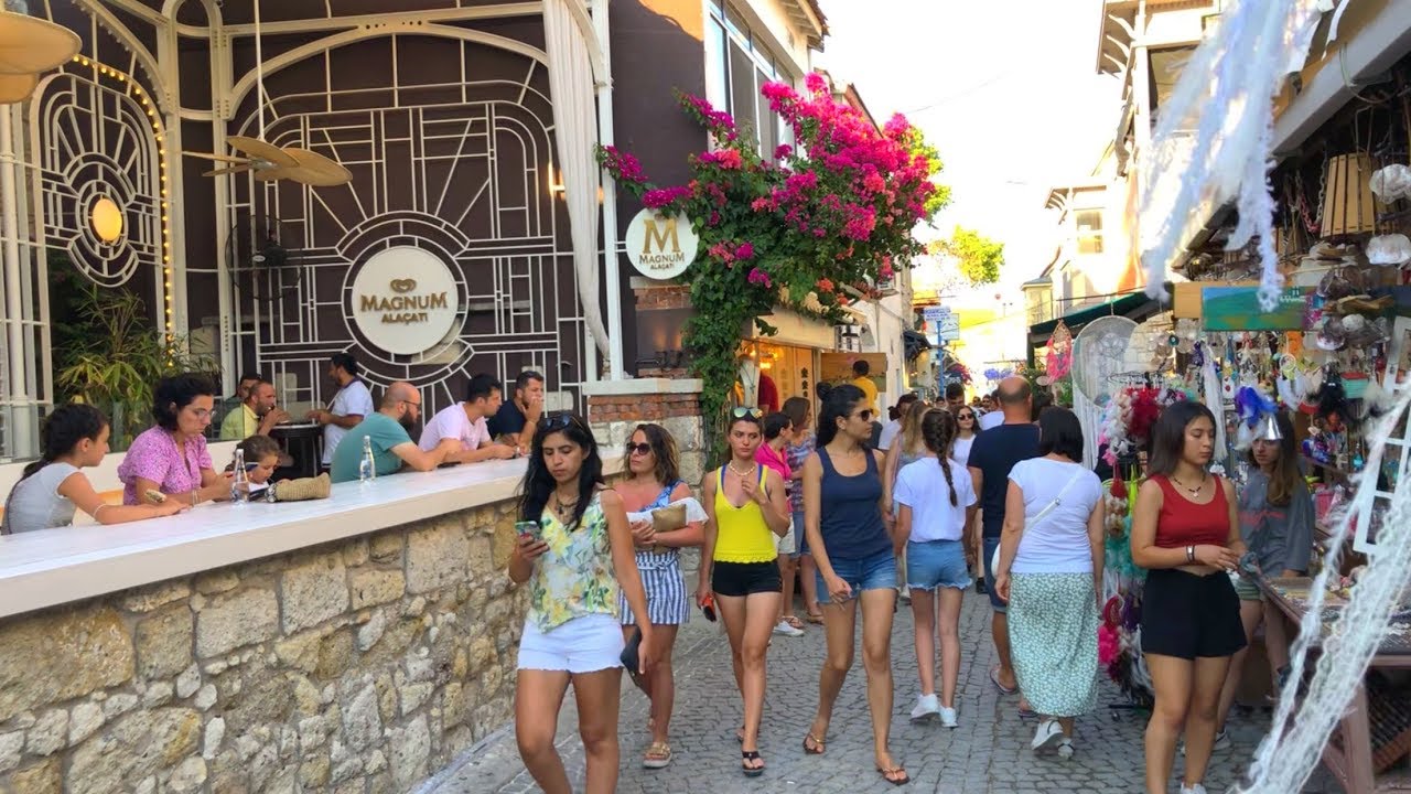 Walk in Alaçatı City Center, Çeşme Izmir, Türkiye