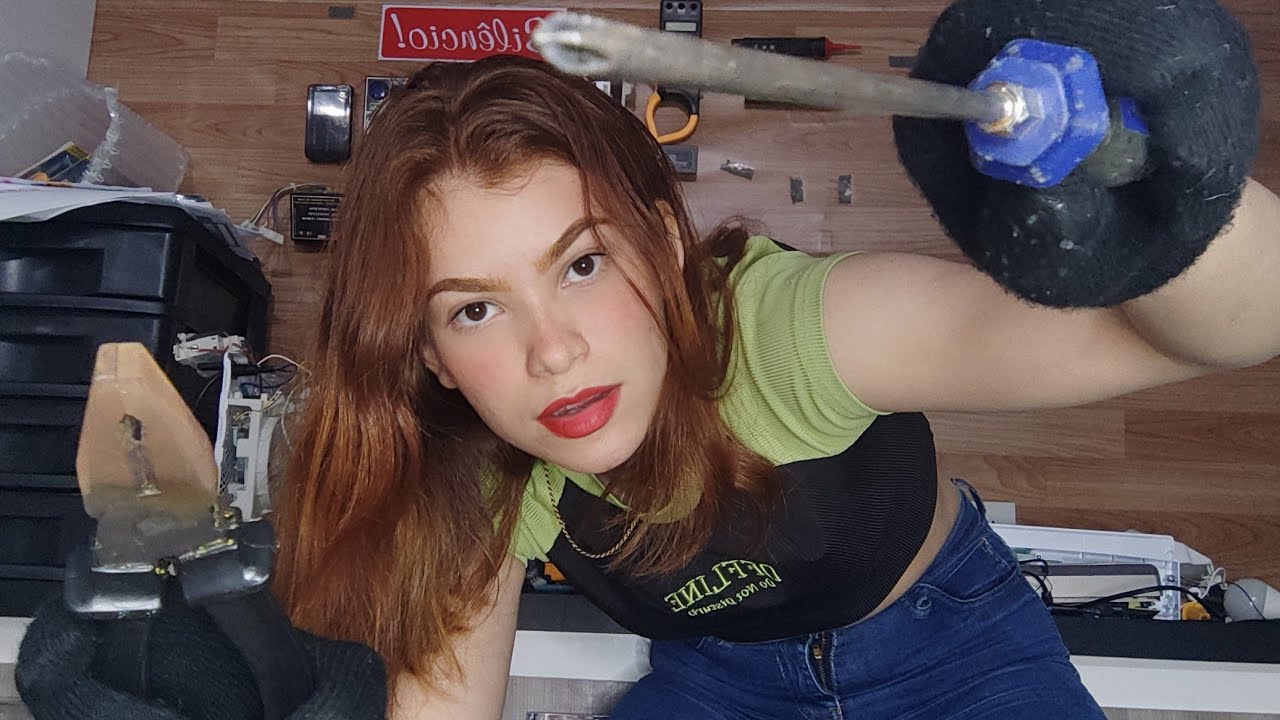 ASMR | CONSERTANDO VOCÊ, POSSO? 🪛🧑🏼‍🔧 (sons das ferramentas, nomes, touch) - Ruiva ASMR