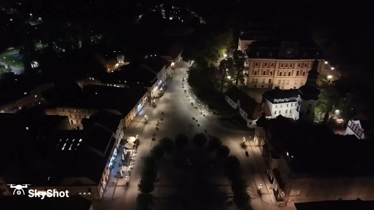  Pszczyna nocą z lotu ptaka 🌙 magiczny widok na rynek | Vol. 1