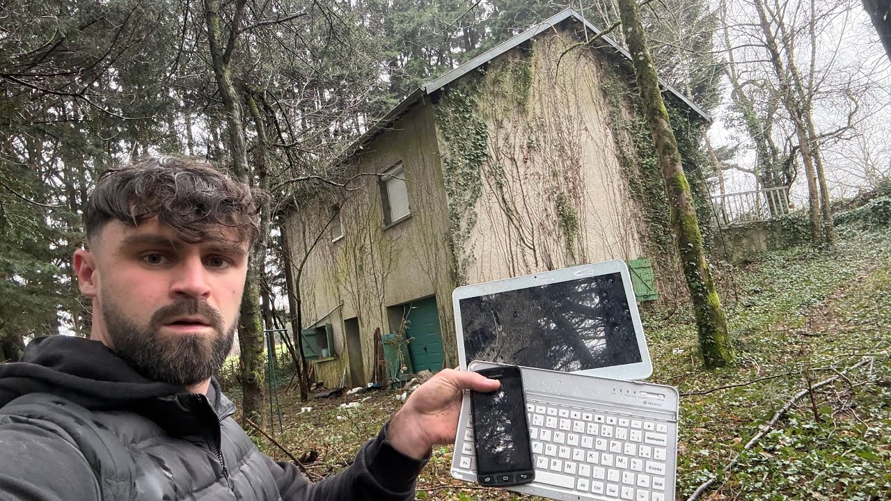 IL RESTE TOUT DANS CETTE MAISON ABANDONNÉE DANS LES BOIS (Urbex)