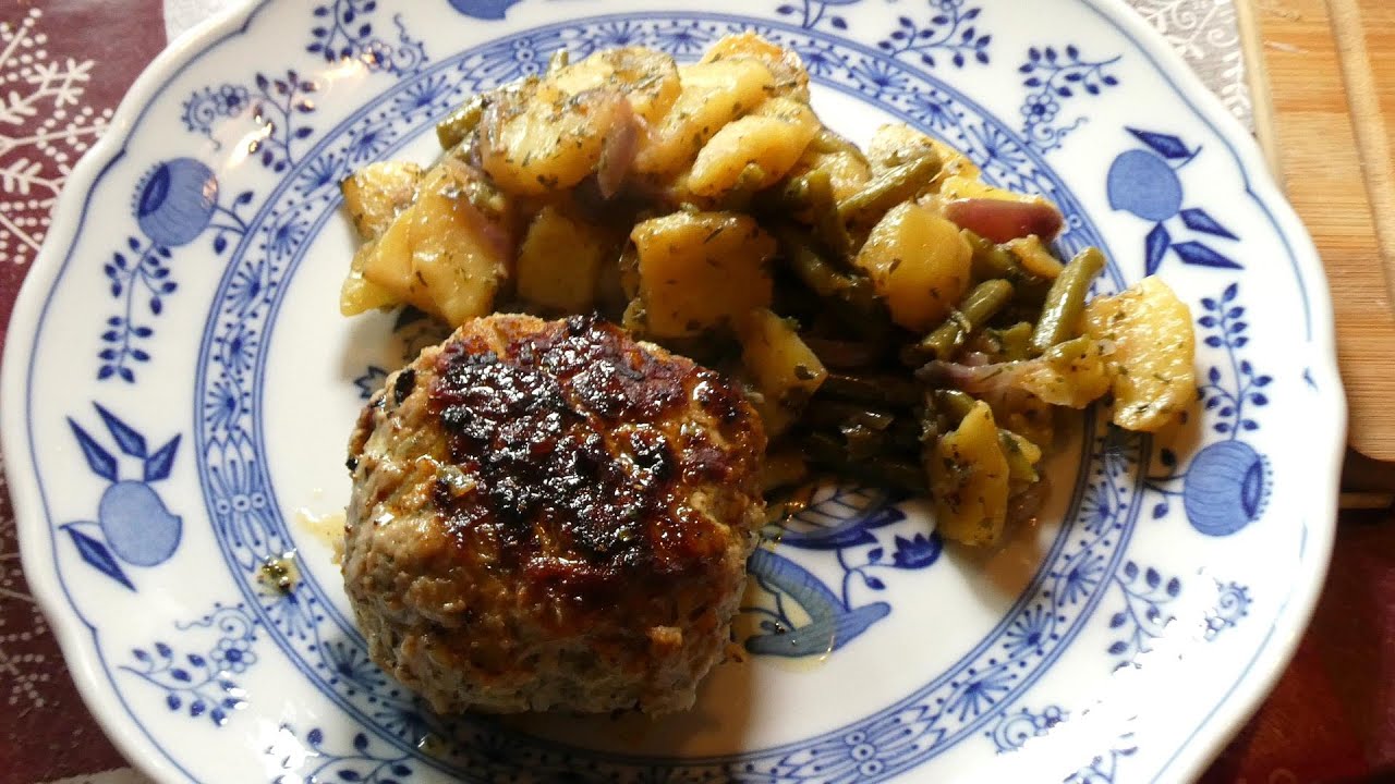 Rustikale Bohnen-Kartoffelpfanne mit Frikadellen und den Kräutern vom @Achterhof