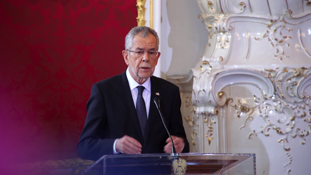 Mahnende Rede von Van der Bellen vor der Angelobung