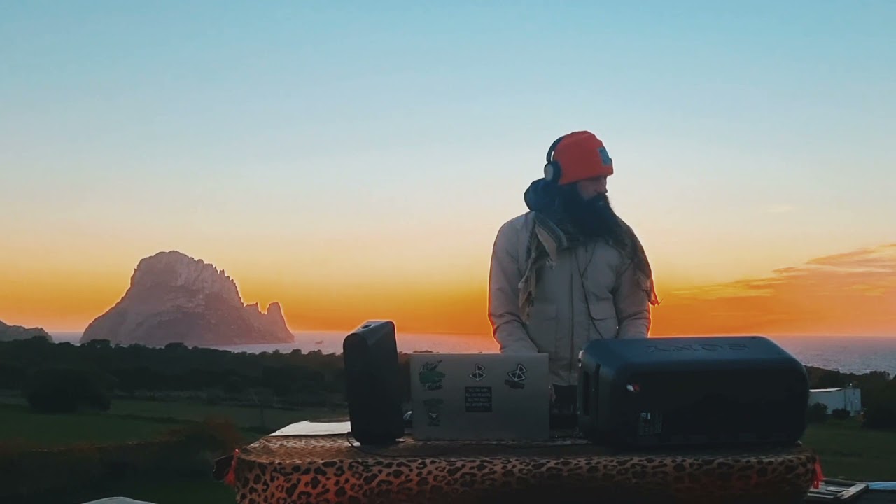 Lost Flamingo live @ Es Vedra Ibiza ( Sunset Dj Mix )
