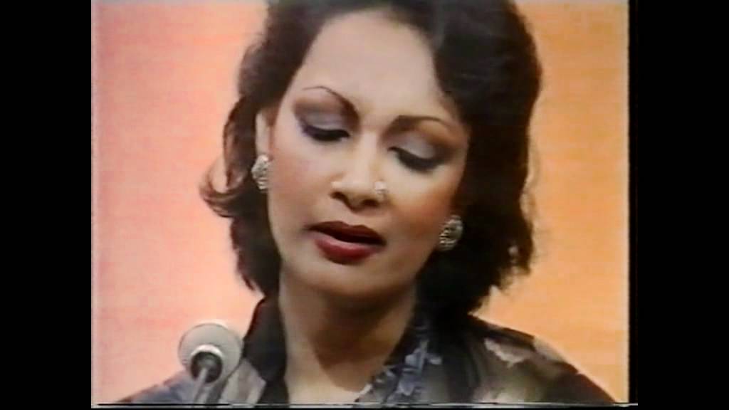 Chitra Sing - Meri zubaan se meri dastaan suno to sahi.avi