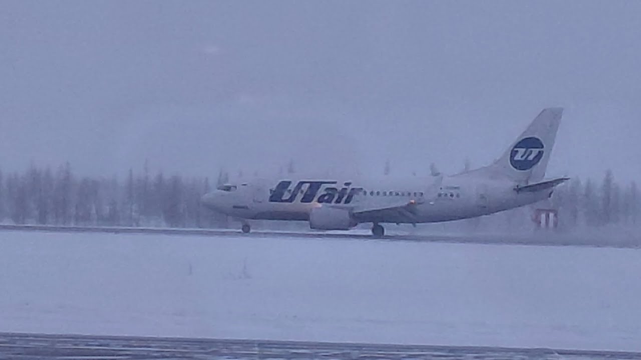 Рейс UT196 Новый Уренгой — Екатеринбург на Boeing 737-500 а/к «UTair» 02.01.2026