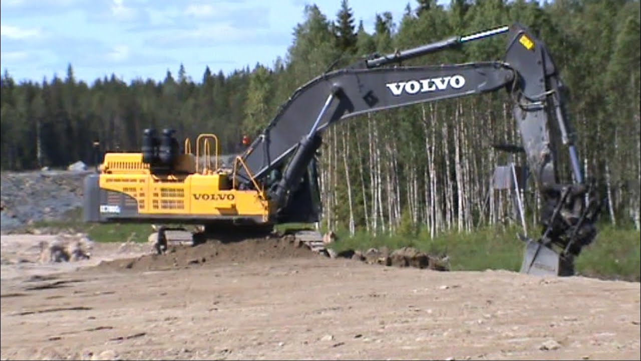 Volvo EC700CL -  with 4,6 cubic Serameko Slopebucket