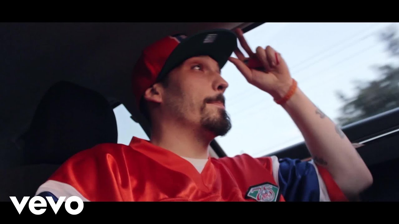 SluGGa - Smoke With Us ft. Young Marley
