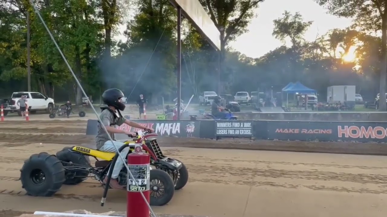 Drag ATVs absolutely Flying #backyardmafia #dirtking #atvracing #racing #sendit #trending #race 