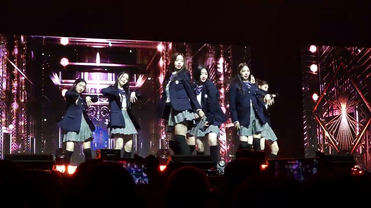 [tripleS] 231011 EVOLution Rising @ SHOWCASE Full FANCAM 4K