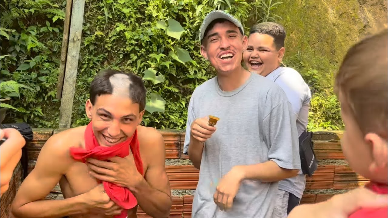 DEI 100 REAIS PARA O WESLEY RASPAR A CABEÇA - FOI SÓ RESENHA
