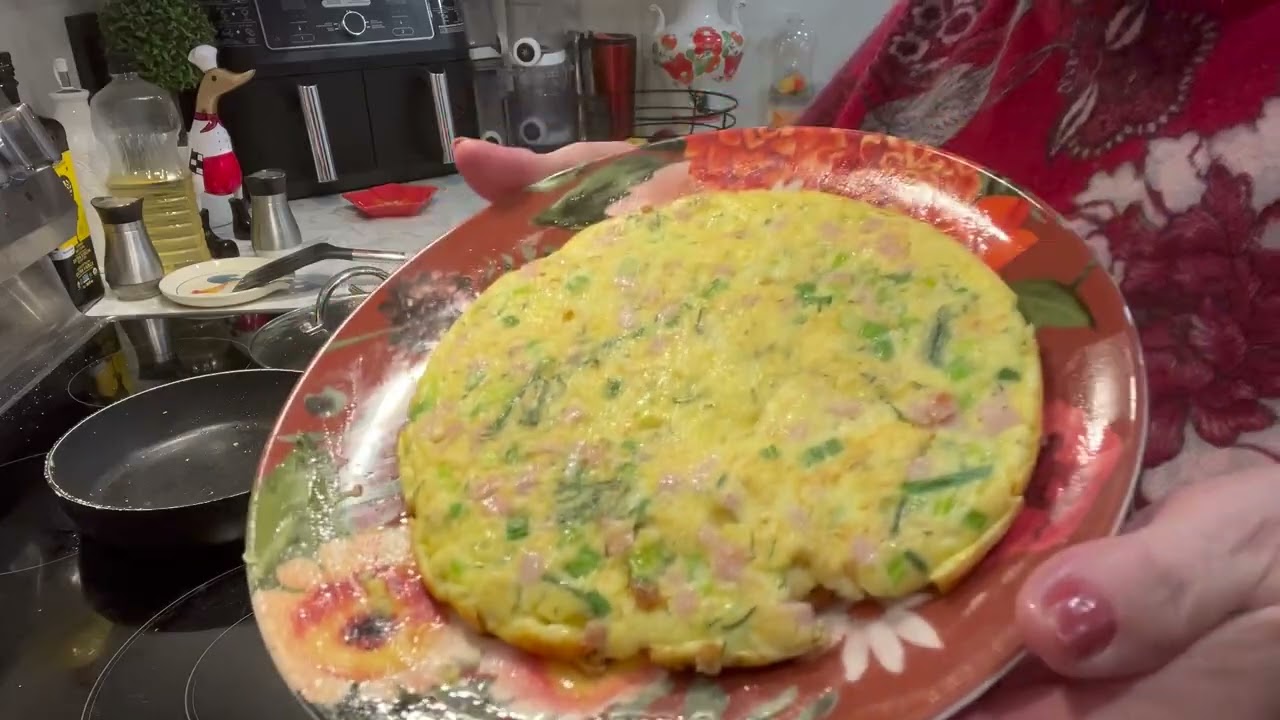 ЯИЧНО--ТВОРОЖНЫЙ  ОМЛЕТ -- НЕЖНЫЙ,  ВКУСНЫЙ , СЫТНЫЙ И ПОЛЕЗНЫЙ ЗАВТРАК !