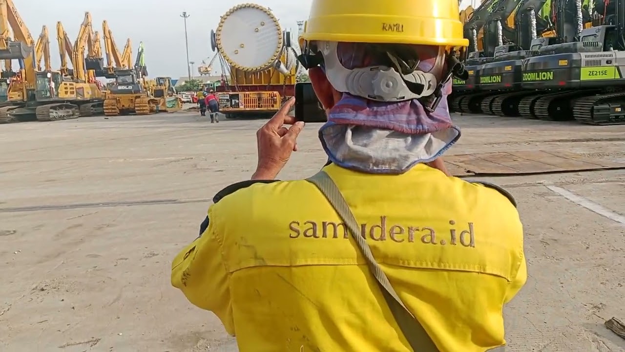Loading BOILER / SILO  RAKSASA via LCT. AGUNG SAMUDERA