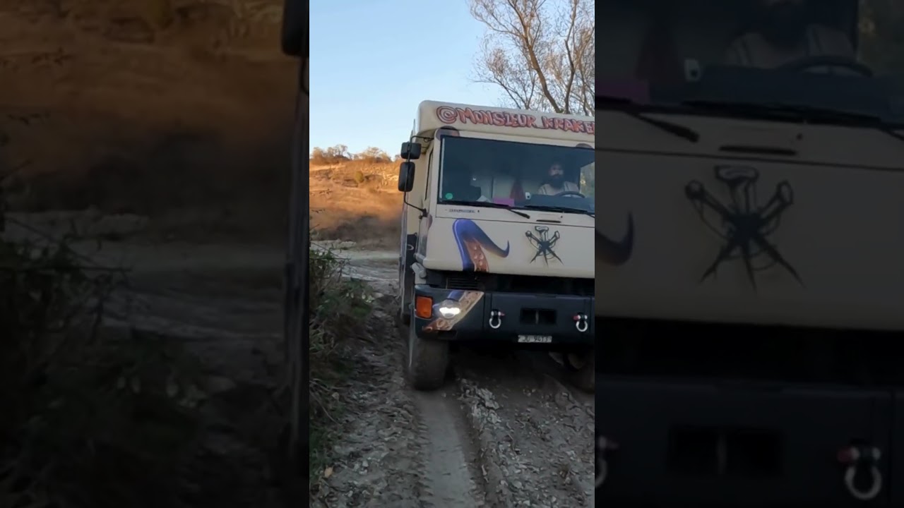 Passage boueux et gros d&eacute;vers #4x4offroad #offroading #camper4x4 #offroading  #wohnmobil #campervan
