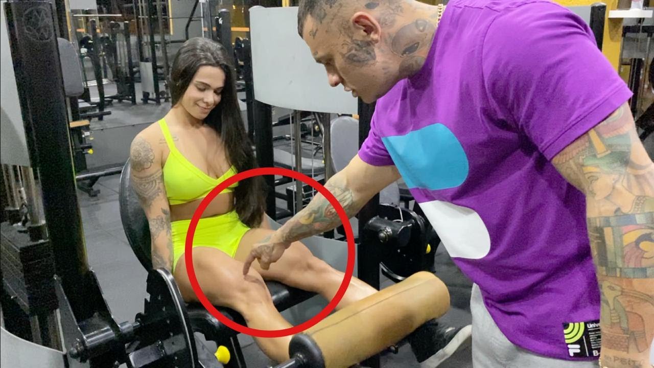 ELA TREINA SEM SUTIÃ 😱