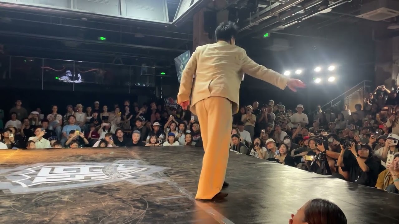 台湾 施旷 Popping judge solo 裁判表演/ STREET FUNK BATTLE 上海 SFB VOL.1  2024年 街舞比赛