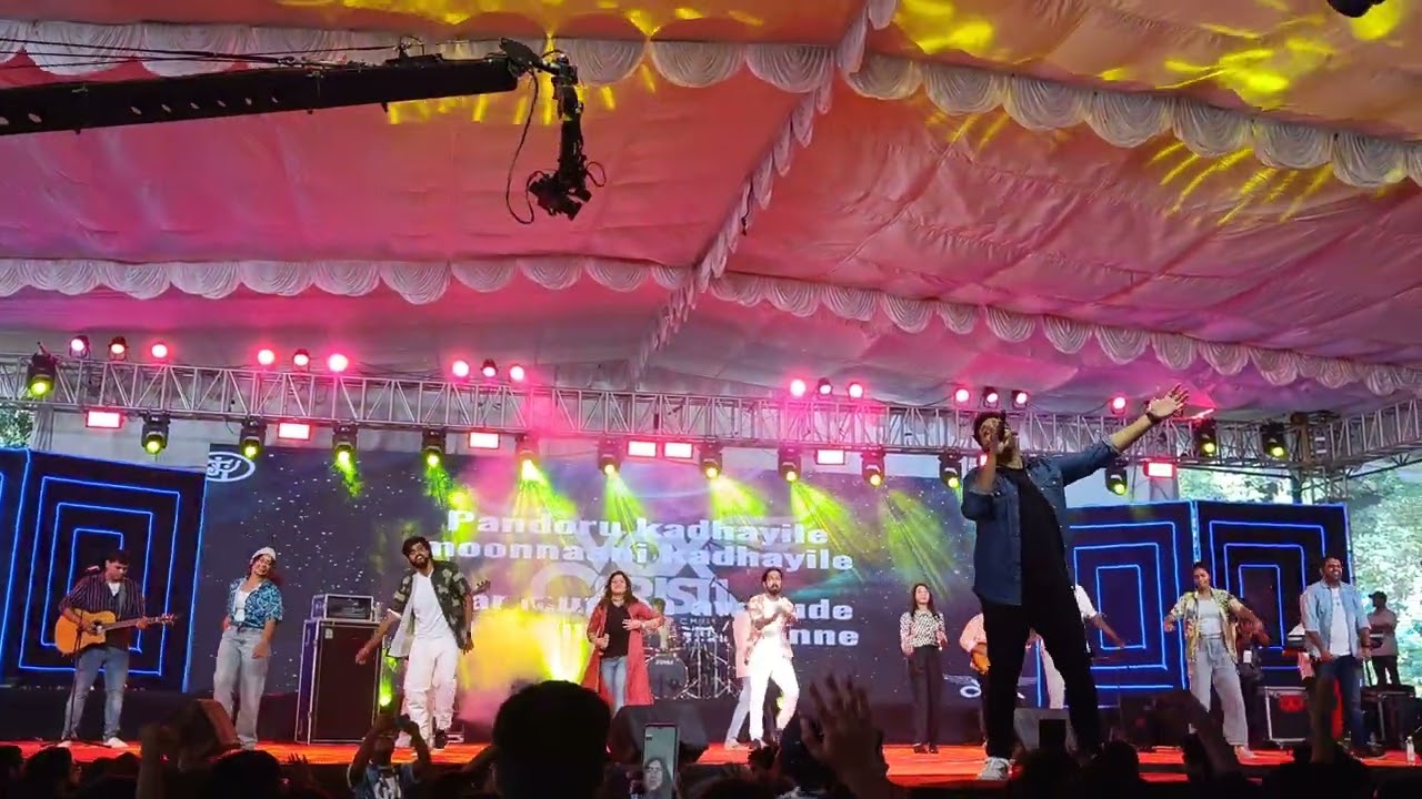 Dancing and singing Vox Christi 🎶😍 #जाGO2023 #Jesus_youth #Christ_University