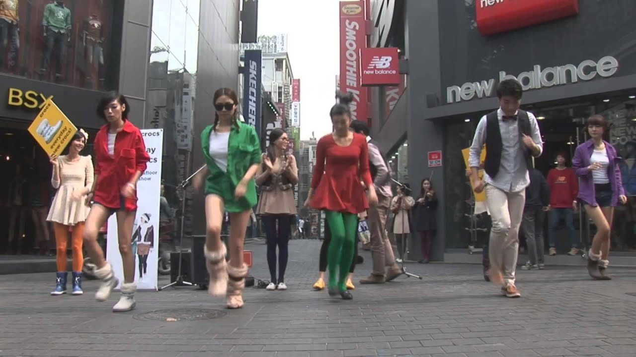 Everyday Crocs' Shuffling - Party Rock Street Dance in Korea (Myeondong)