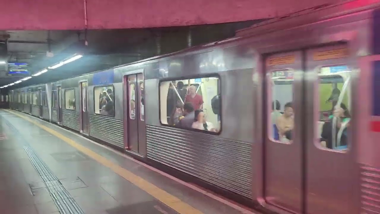 Metrô (CMSP) - Frota J (J40) partindo de Sé sentido Tucuruvi (Linha 1-Azul)