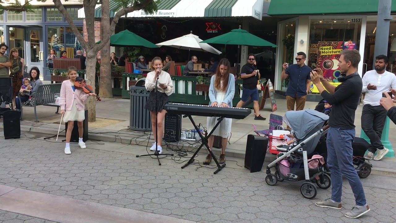 2019.10.27a Karolina Protsenko and Allie Sherlock on Third Street Promenade