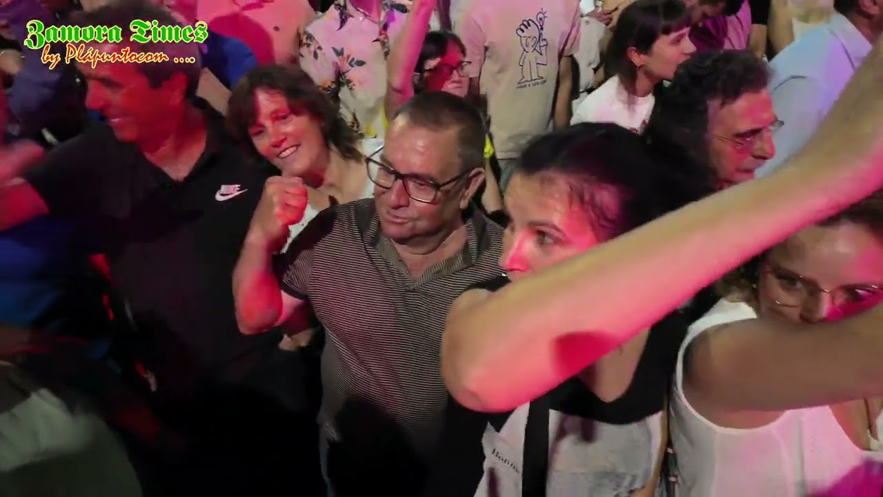 #zamoratimes ( La orquesta Panorama desborda Zamora 10.000 personas disfrutaron con el espectáculo)