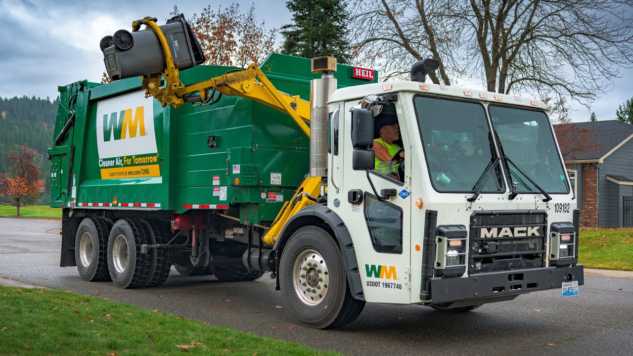 Brand New Mack LR - Heil DuraPack Python Garbage Truck