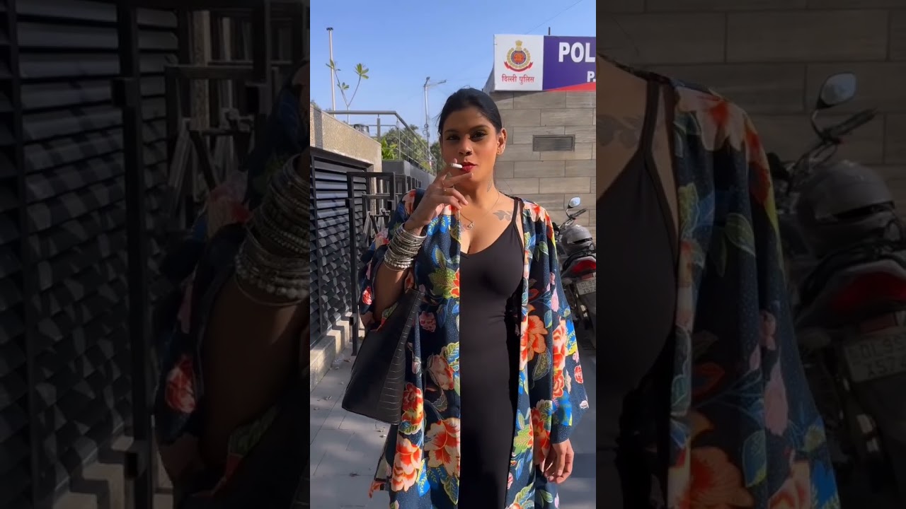 Girl Smoking Indian || #shorts #girlsmokingindian #smoking #palatsong #Ashublaster