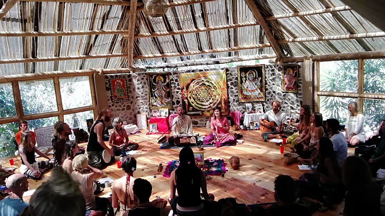 Vaishnava Kirtan Mantra Chanting at Mahadevi Ashram 9 Feb 2018