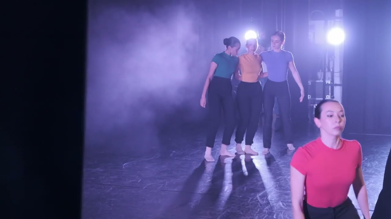 Gógó (Lulu Rouge Remix) Kúra Dance Performance