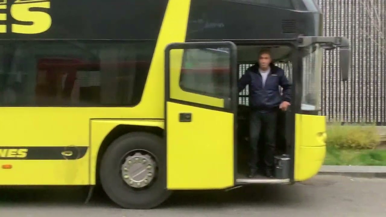 Поездка на автобусе 1195 от Метро Ховрино до Аэропорта Шереметьево Терминала B и до Метро Ховрино.