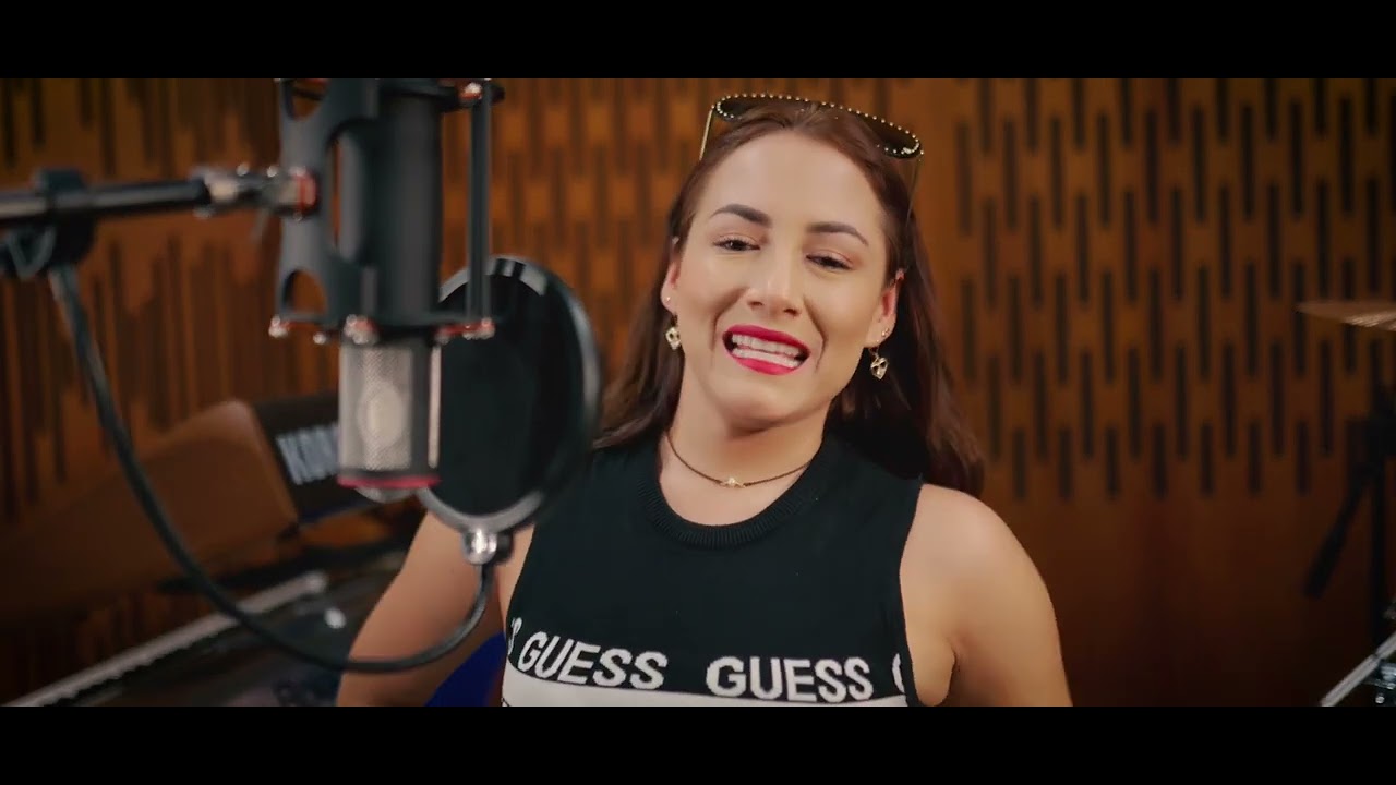 Pluma dorada - Linda Palomita (video oficial)