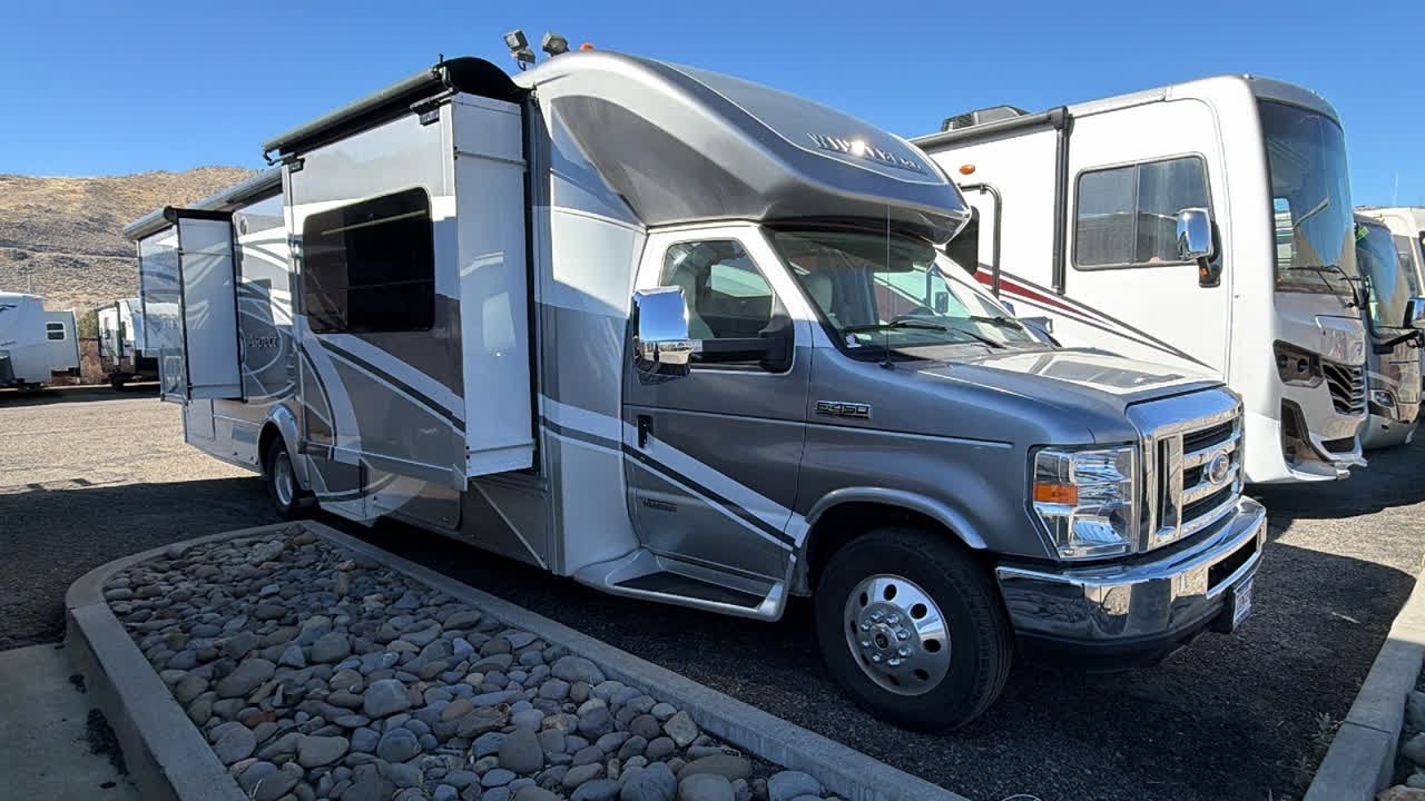 2017 WINNEBAGO  30J NV