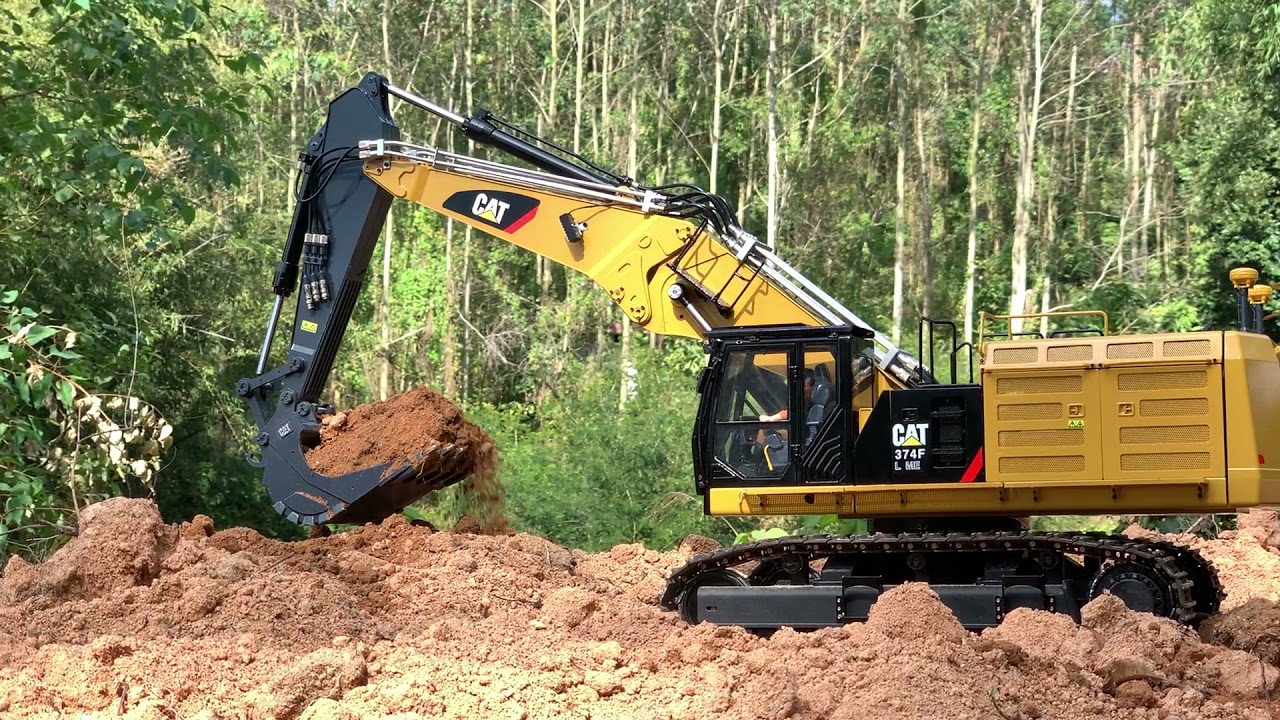 1:15 RC CAT 374F Demolition arm excavation