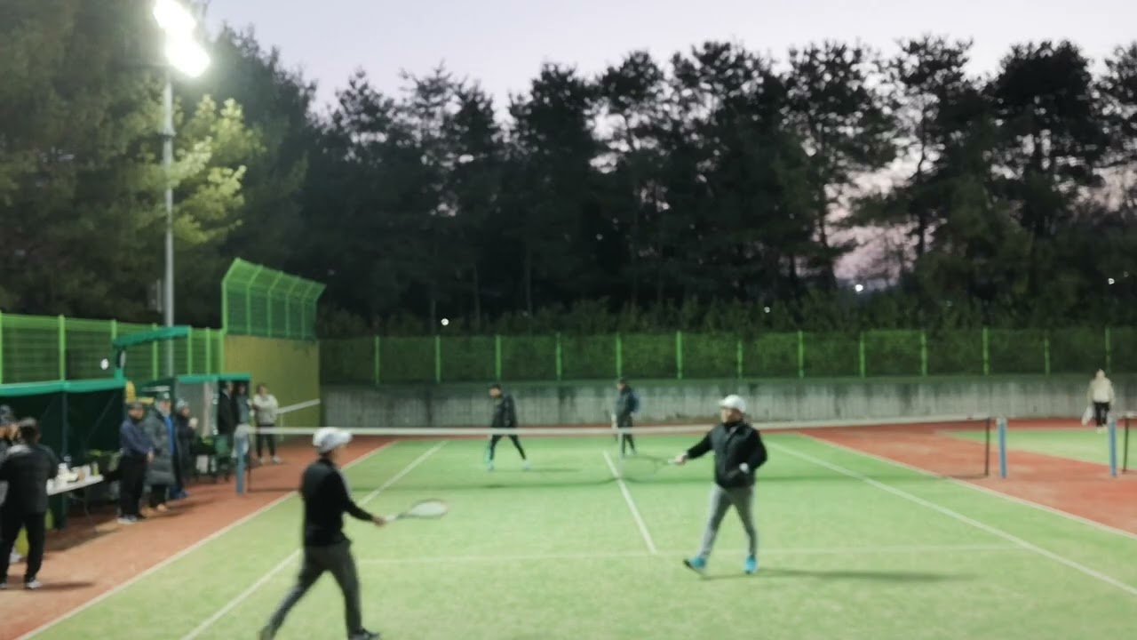 26.01.17 만나교회 테니스 선교회 테인져스 코치진(Feat. 김용환 집사님) 경기 무편집 영상 #만나교회 #tennis #테니스연습 #테니스경기