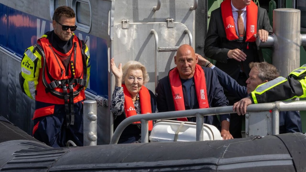 Bijzonder bezoek van beschermvrouwe H.K.H. Prinses Beatrix aan KNRM Stellendam