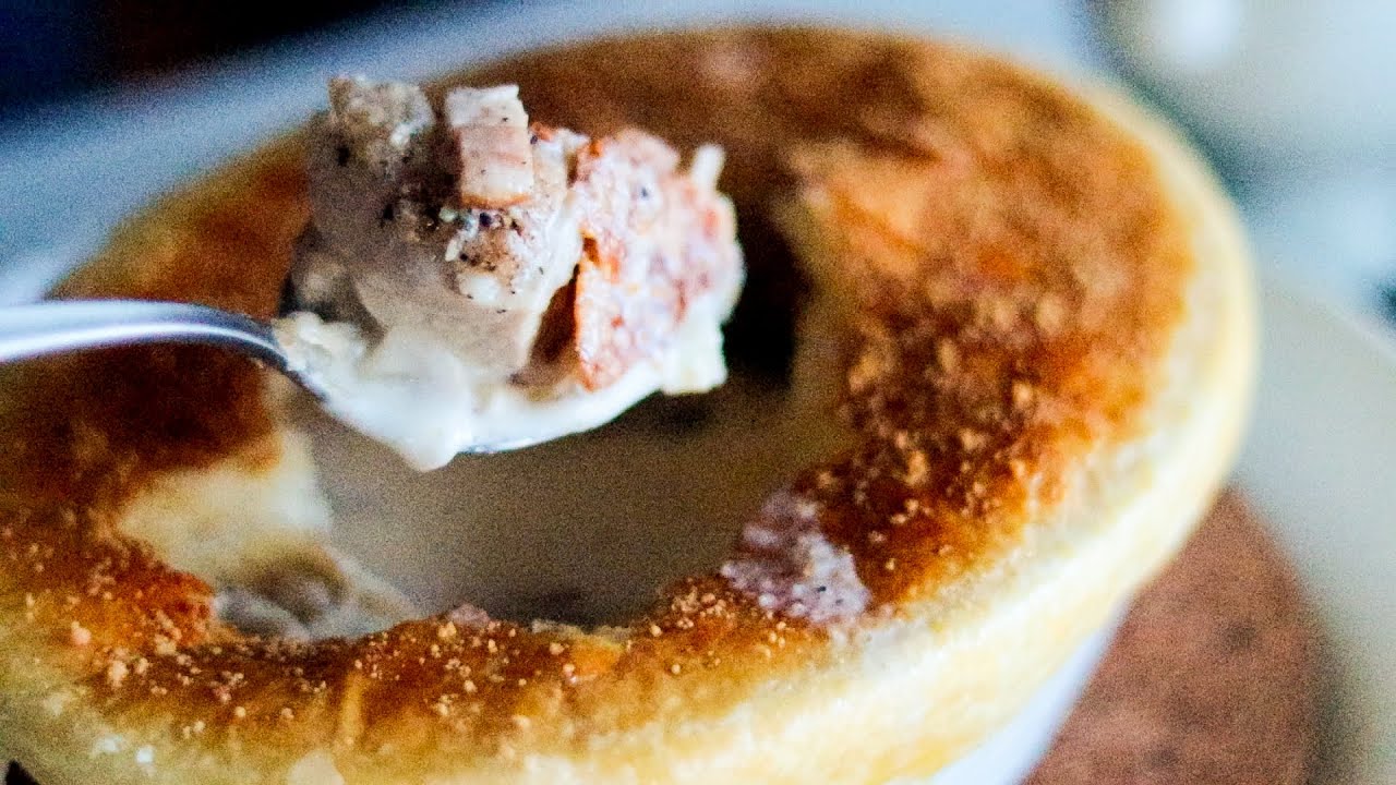 チキンと茸のクリームスープ　パイ包み焼き：コックのおうち料理
