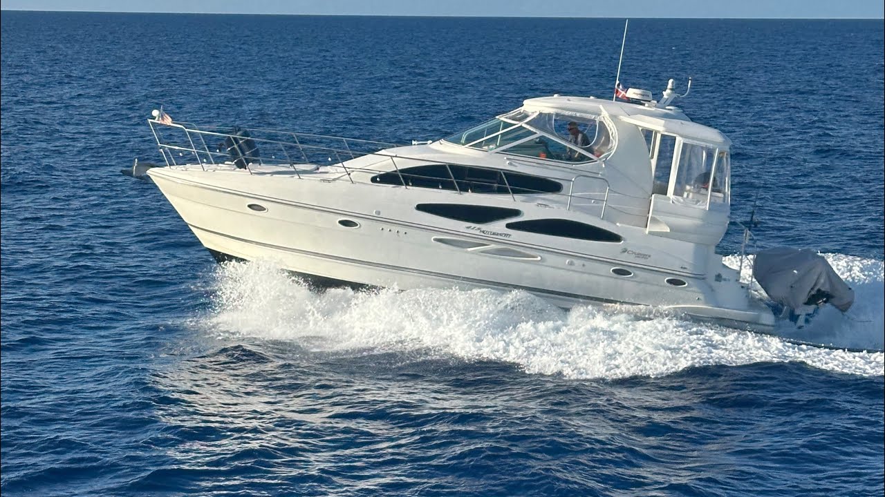 Cruisers Yachts 415 Express Motor yacht for sale