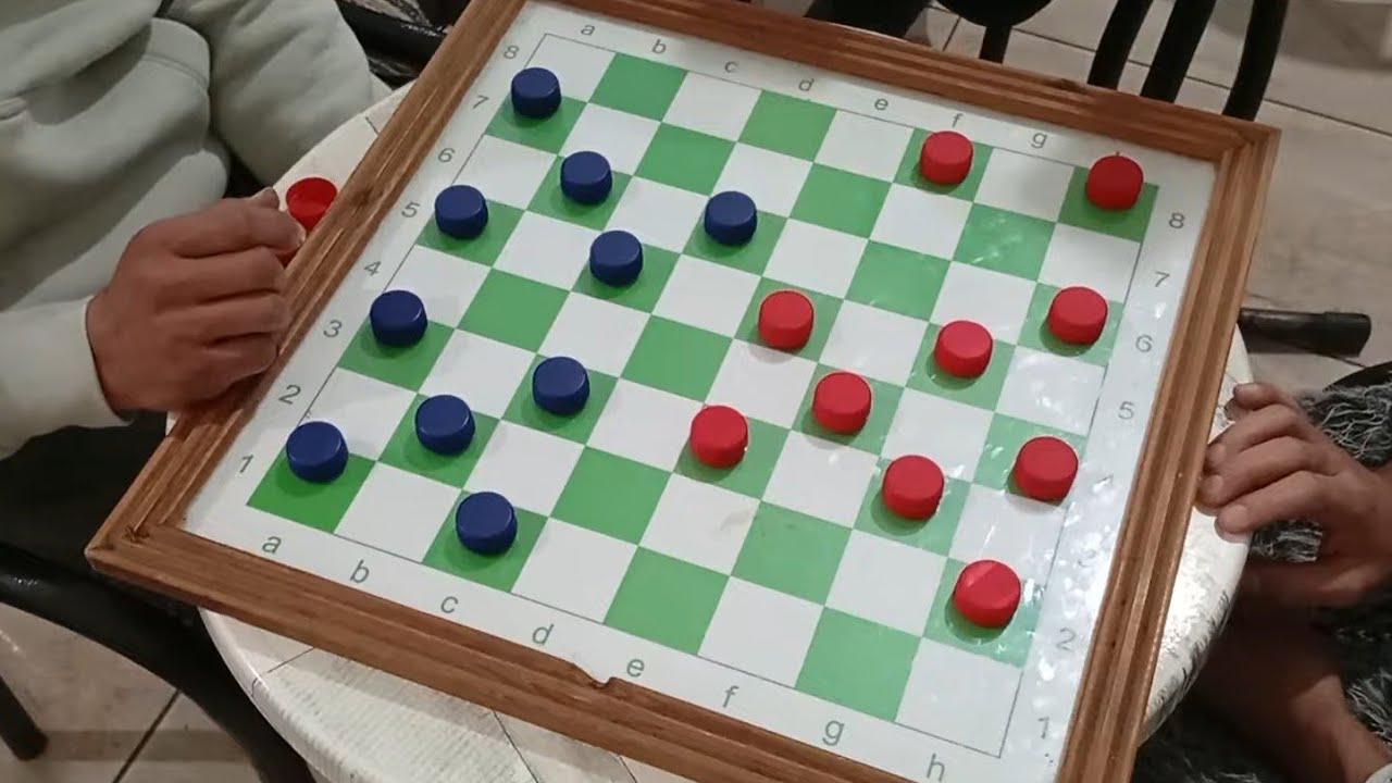 🔥🧩 مصطفى البقالي يواجه علال صياد: معركة تكتيكية مشتعلة على رقعة الضامة! 🎯⚔️ 