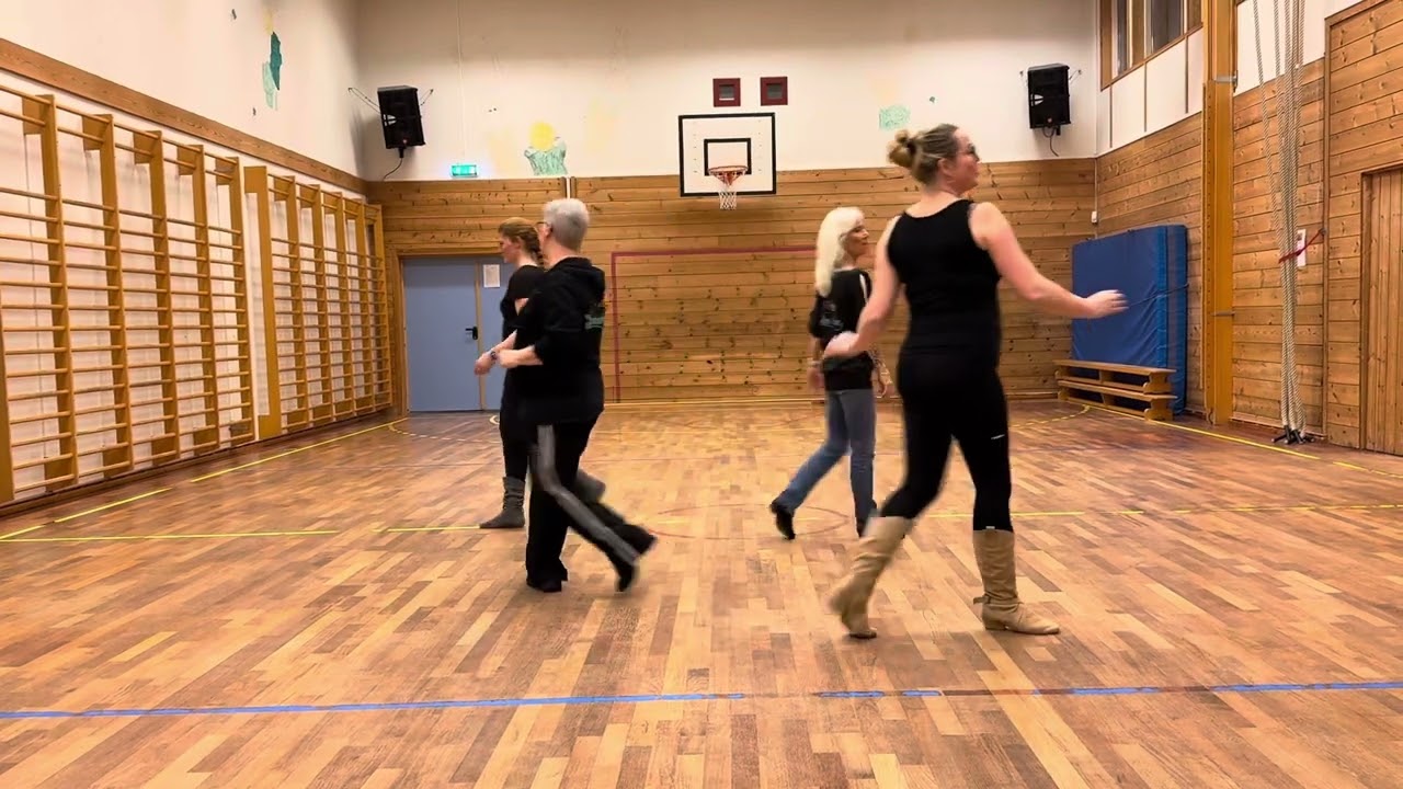 Oh mom, i'm gonna make it    (beginner level linedance)