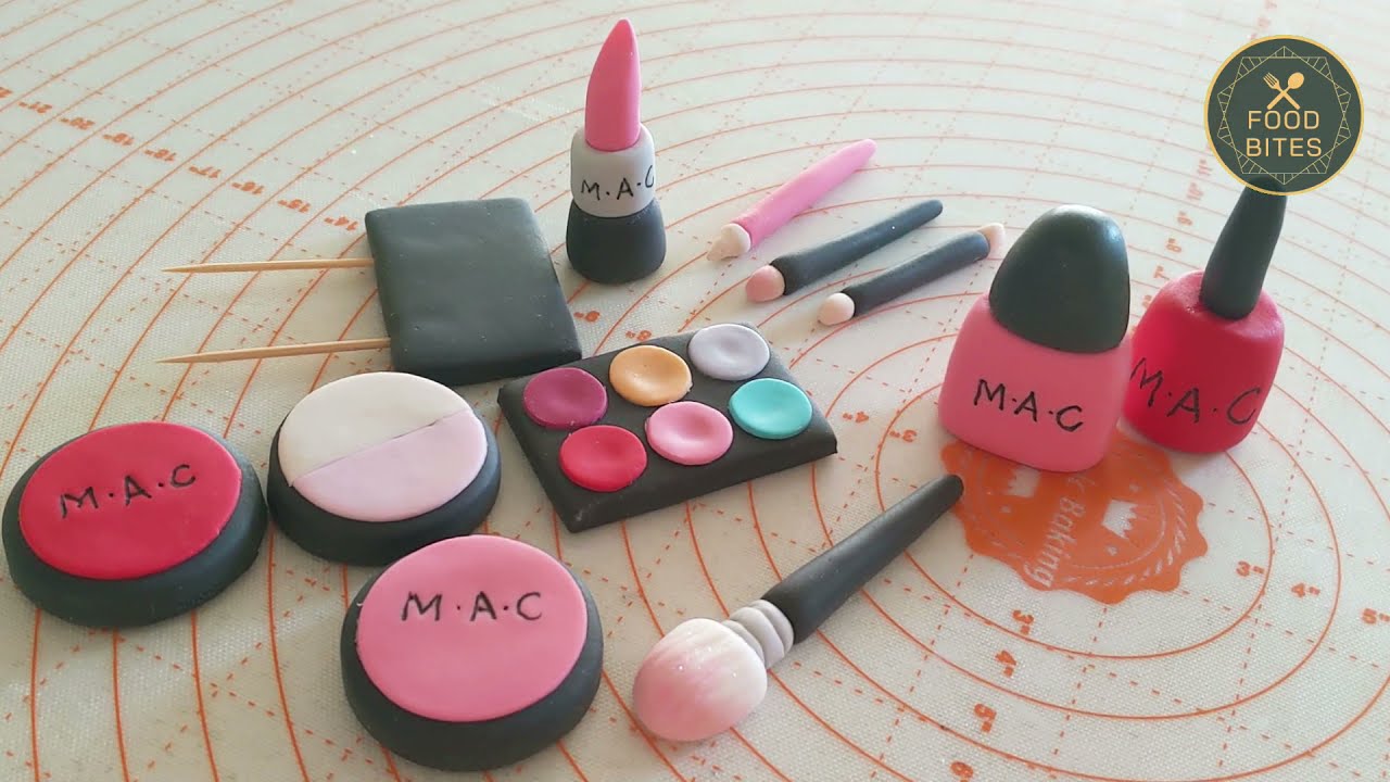 Make Up Kit Cake Topper | Fondant Make Up Kit