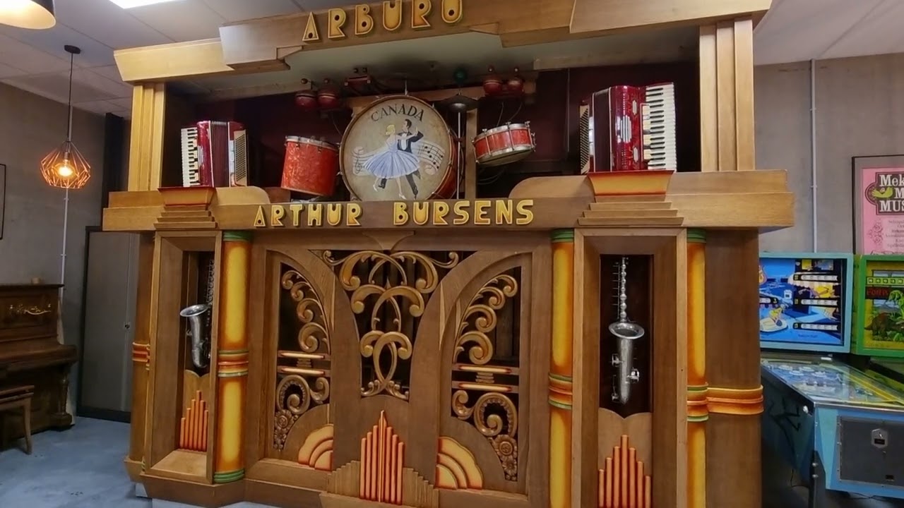 Noodgeval van Goldband gespeeld door caféorgel Arburo Canada