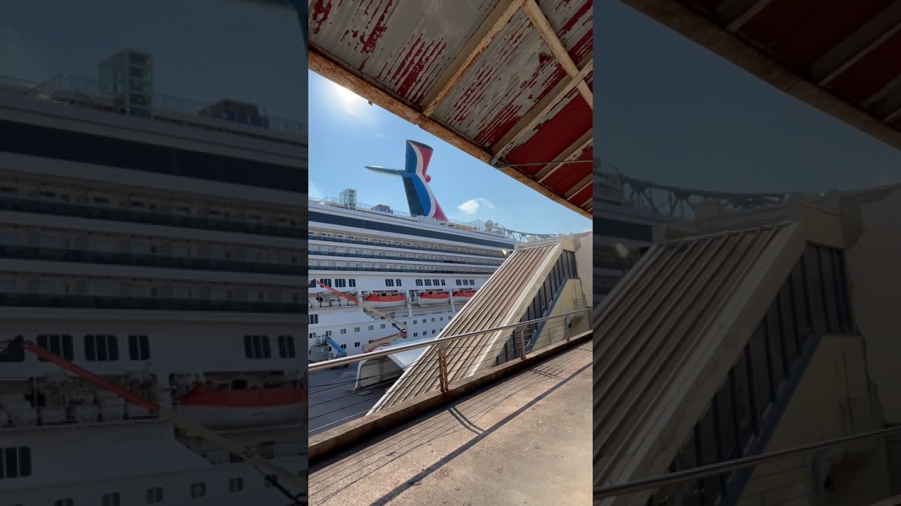 Walking to New Orleans Carnival cruise port