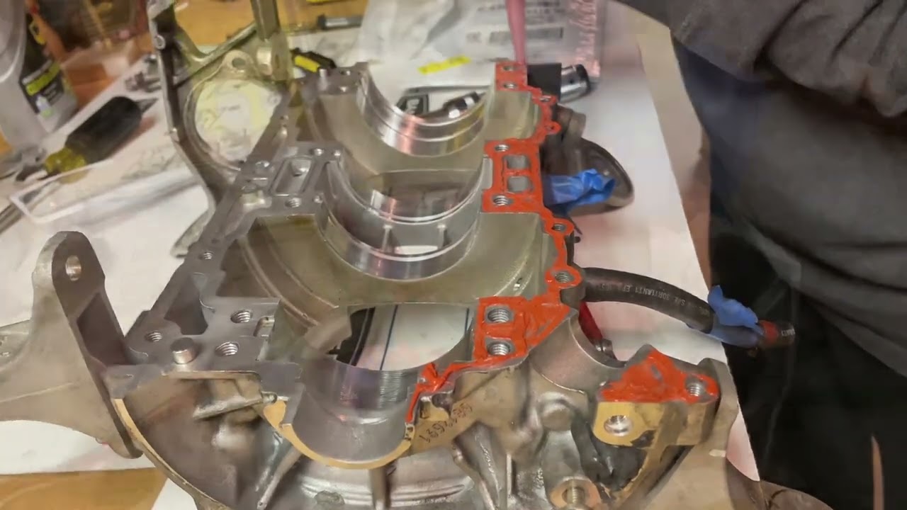 Rebuilding the famous Skidoo 800r From The Bottom Up