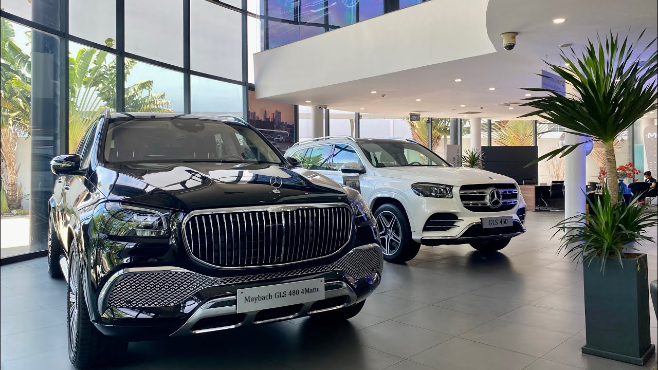 2023 Maybach GLS480 và GLS450 đặt cạnh nhau.