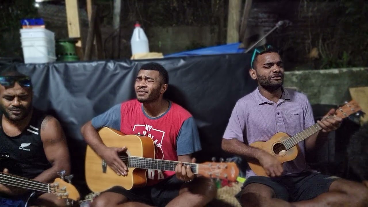 Voqa kei Valenisau & Waikatakata Vure feat Seni Lolo Kula  -  E Rui Dredre (I na Watiqu)