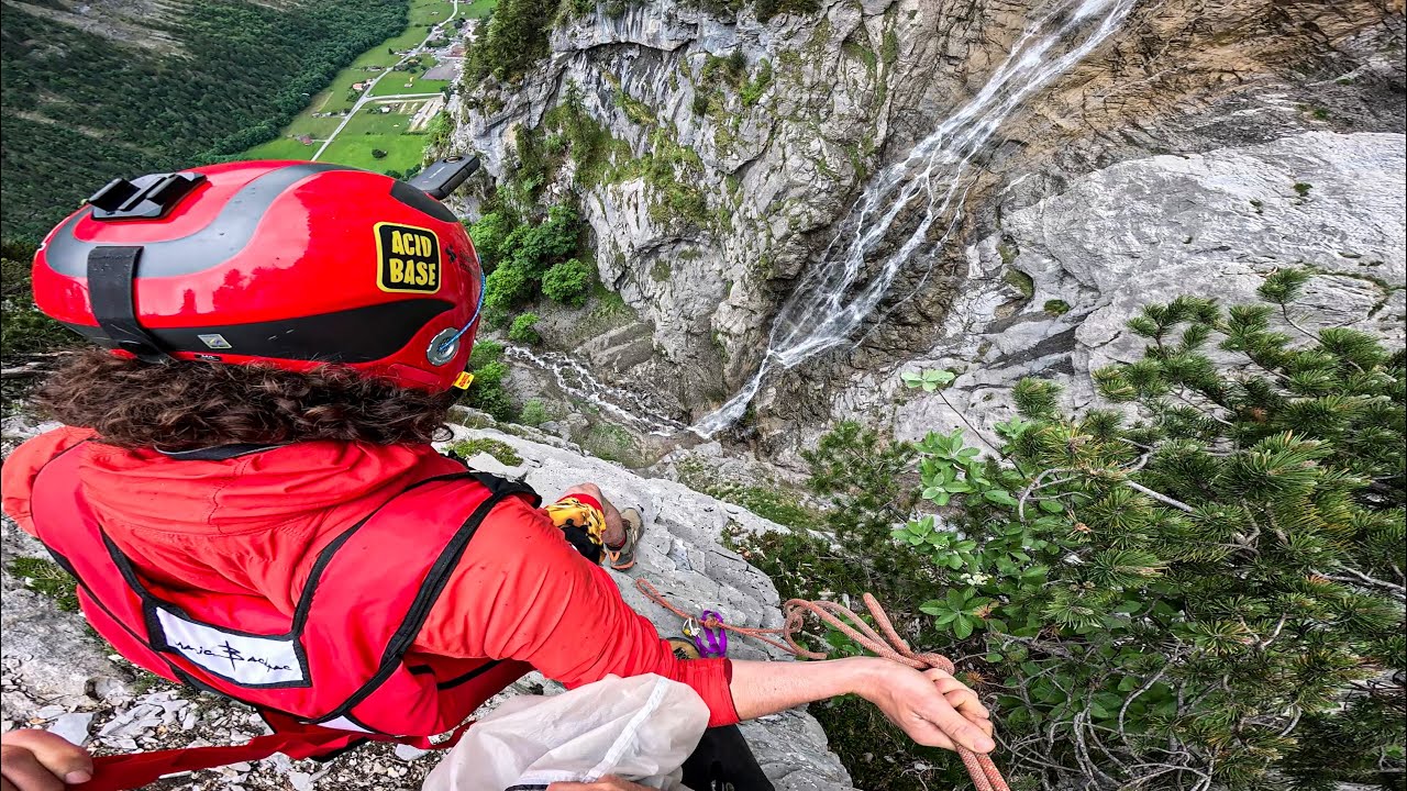 DOM'S HAMMER ⚒️ BASE Jump in Lauterbrunnen