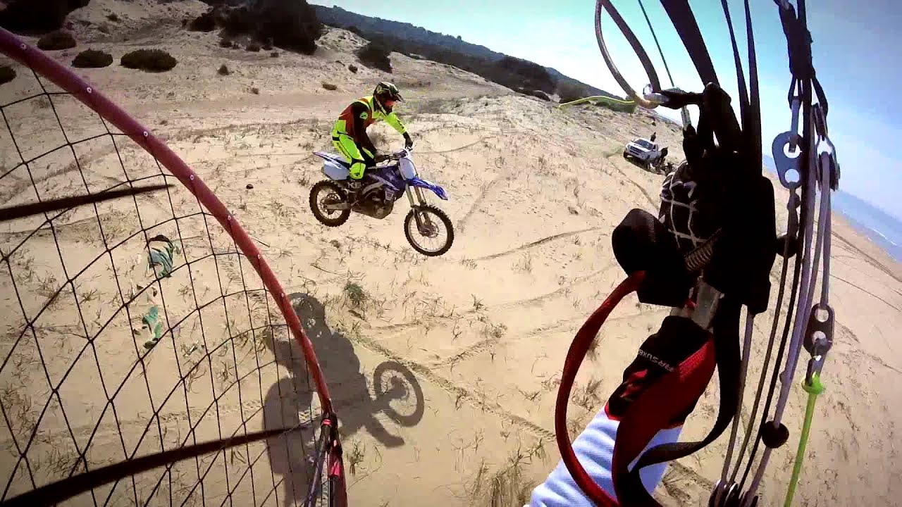 Paramotor vs Motocross