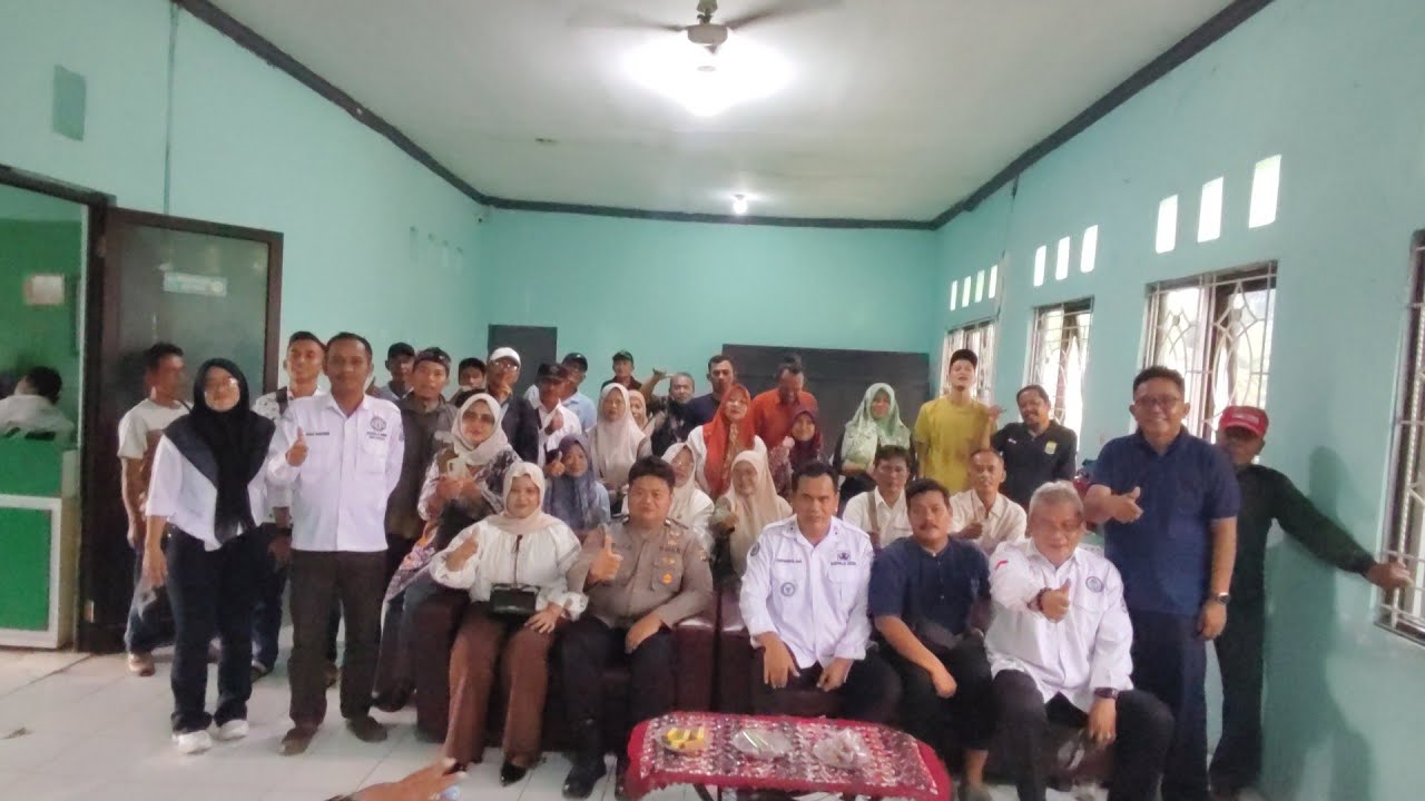 Kepala Desa Cikampek Timur Ajak RT RW dan Dusun Tetap Kompak #kades #cikampek 