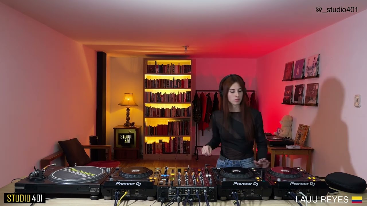 LAUU REYES (plurALL Showcase) 401 Sessions #110