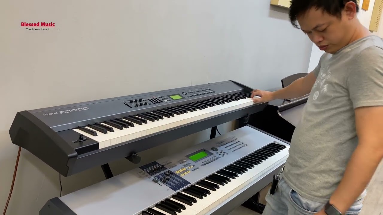 Yamaha Motif ES 8 VS Roland RD 700|Comparison| Sounds| Blessed Music