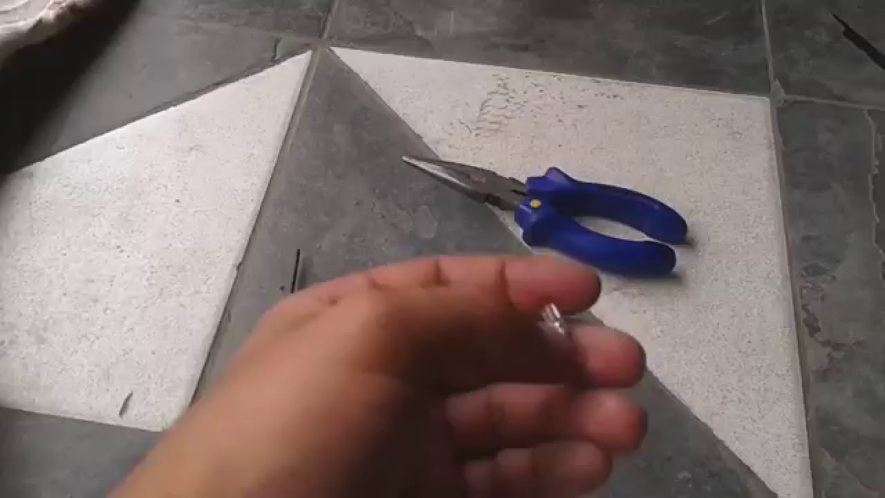 Como trocar lampada do acendedor de cigarro e porta treco do Golf sapão MK4 linha VW